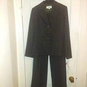 Le Suit Pant Suit, Venetian Canal Moss, Size 8